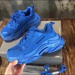 Balenciaga Casual Shoes For Men & Women